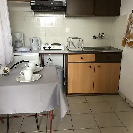 Deki Holiday Houses