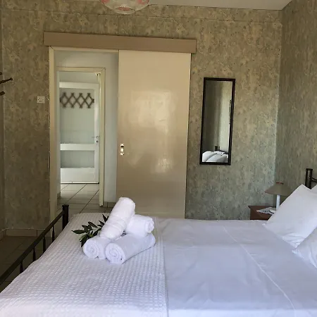Deki Holiday Houses