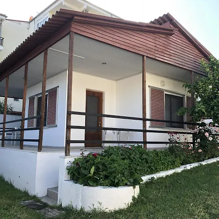 Deki Holiday Houses *