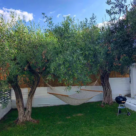 بيت للعطل Deki Holiday Houses
